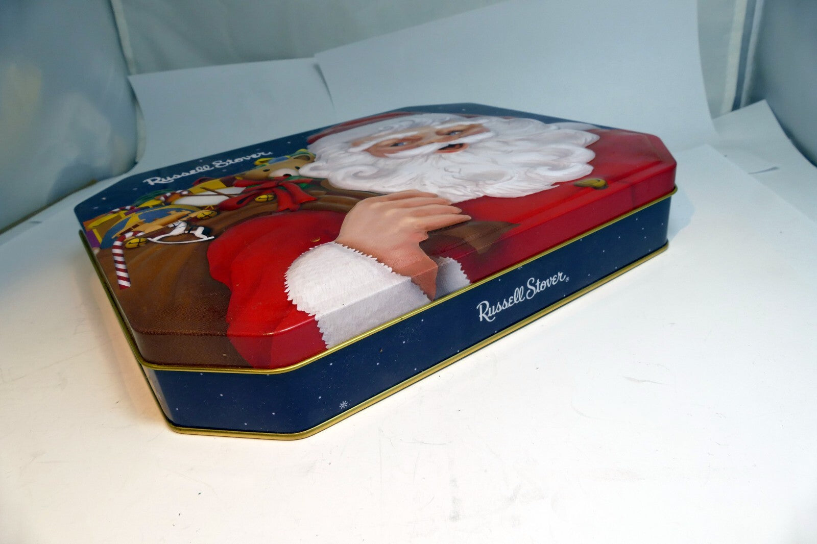 Russell Stover Chocolates Christmas Eve Tin empty container Santa Claus w/ Gifts