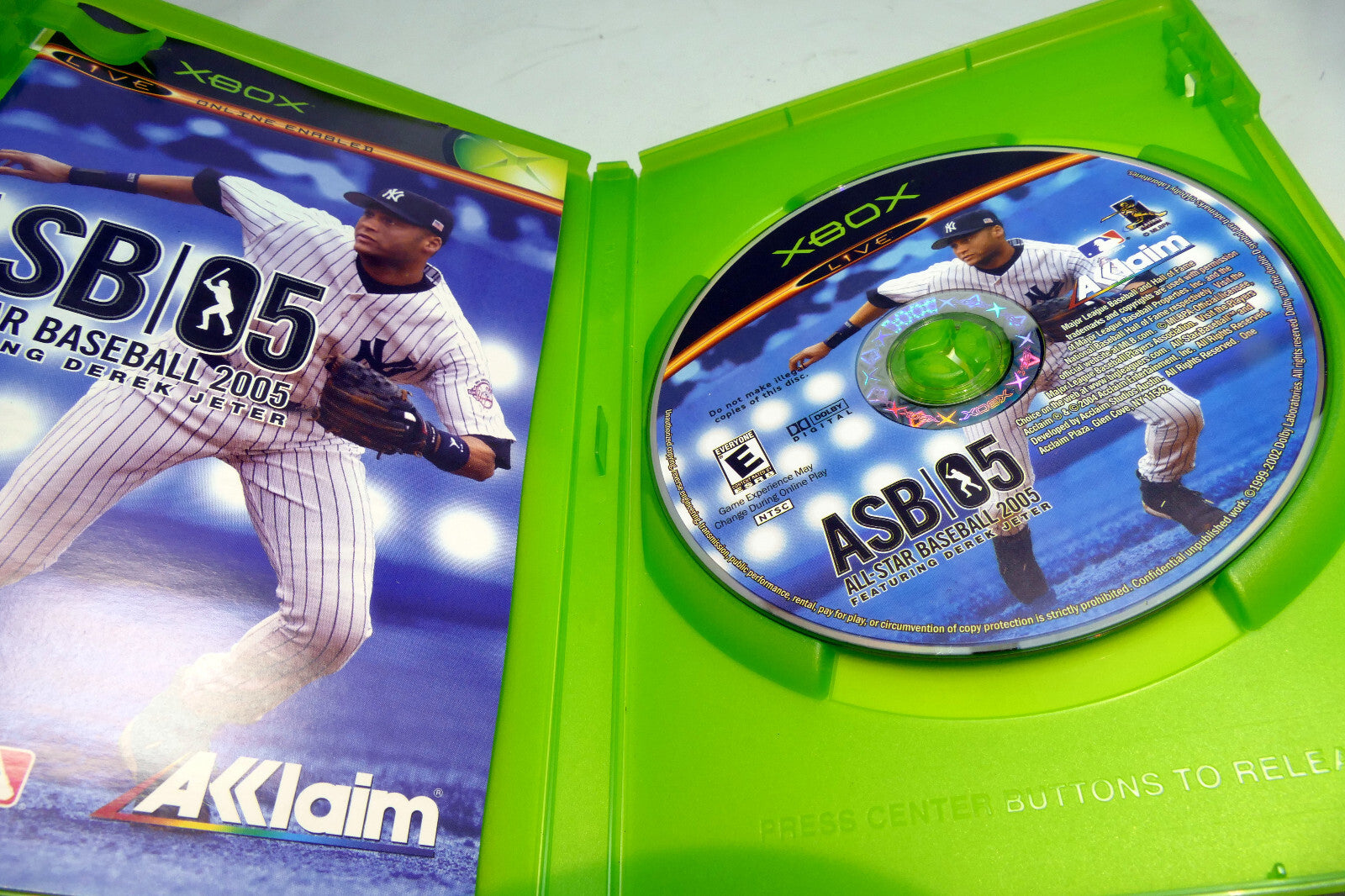 MVP Baseball 2005 (Microsoft Xbox, 2005) w/guide