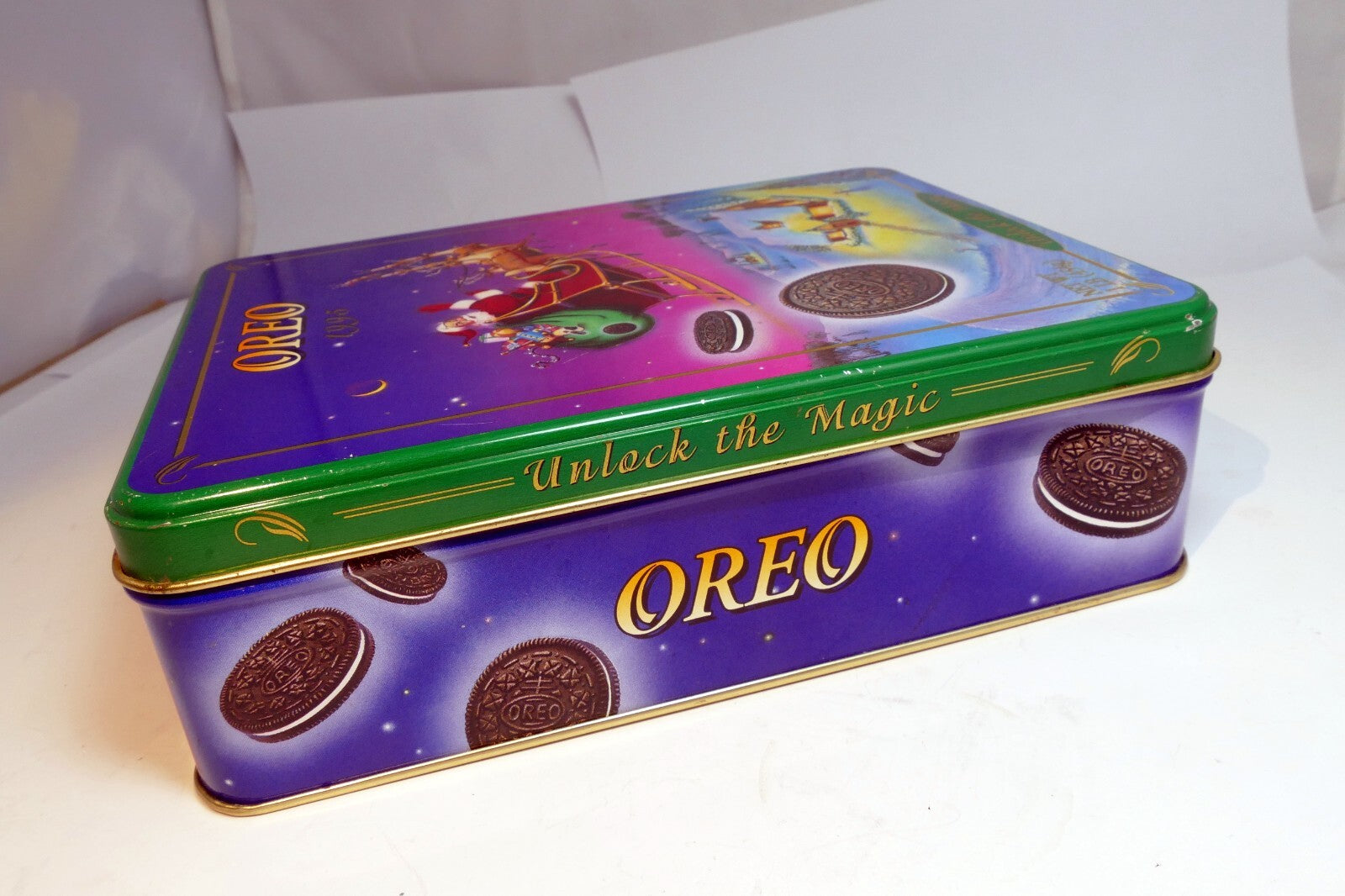 Oreo  Cookie Christmas Eve Tin empty container Flying Sled Santa Claus w/ gifts