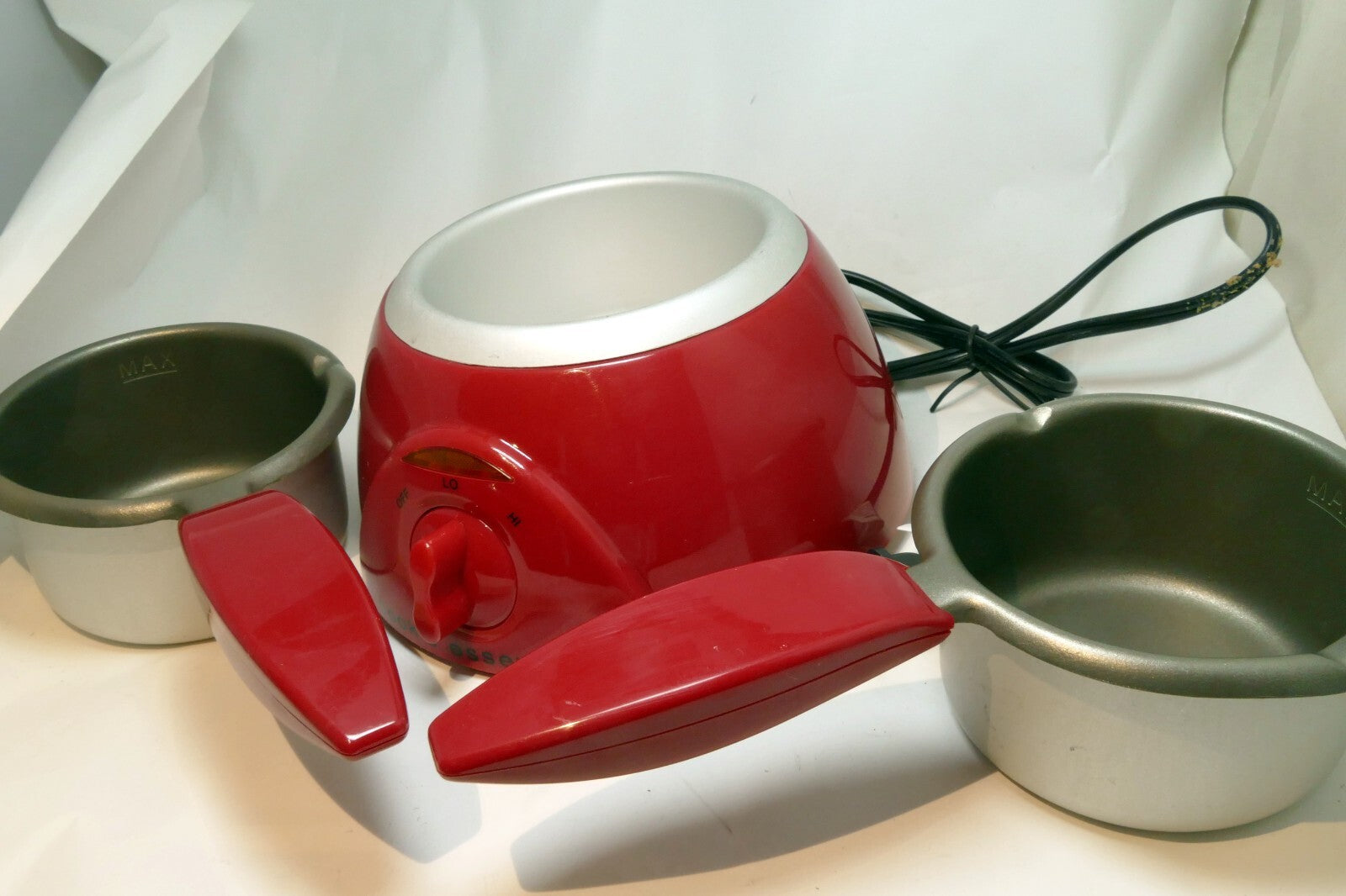 Cook's essentials red chocolate treat maker with 2 melting pots   cecm1r2