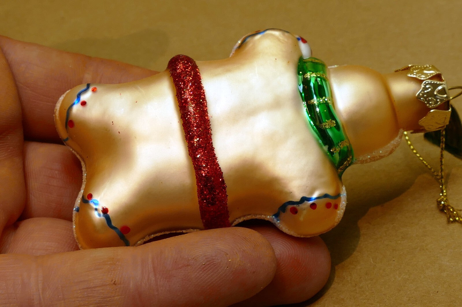 Thomas Pacconi Glass Gingerbread Man  Christmas Ornament gold red green 3"