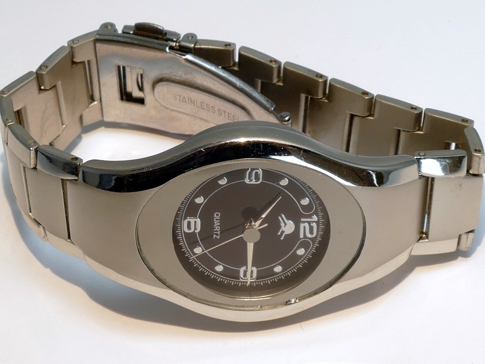 Mens silver tone quartz flex band arabic numerals watch   needs battery