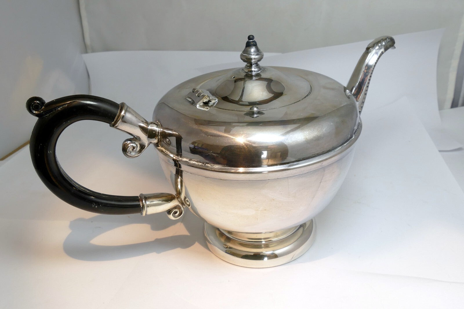 VIKING SILVER  PLATE E P COPPER TEAPOT made in Canada  Lead Mounted Tea