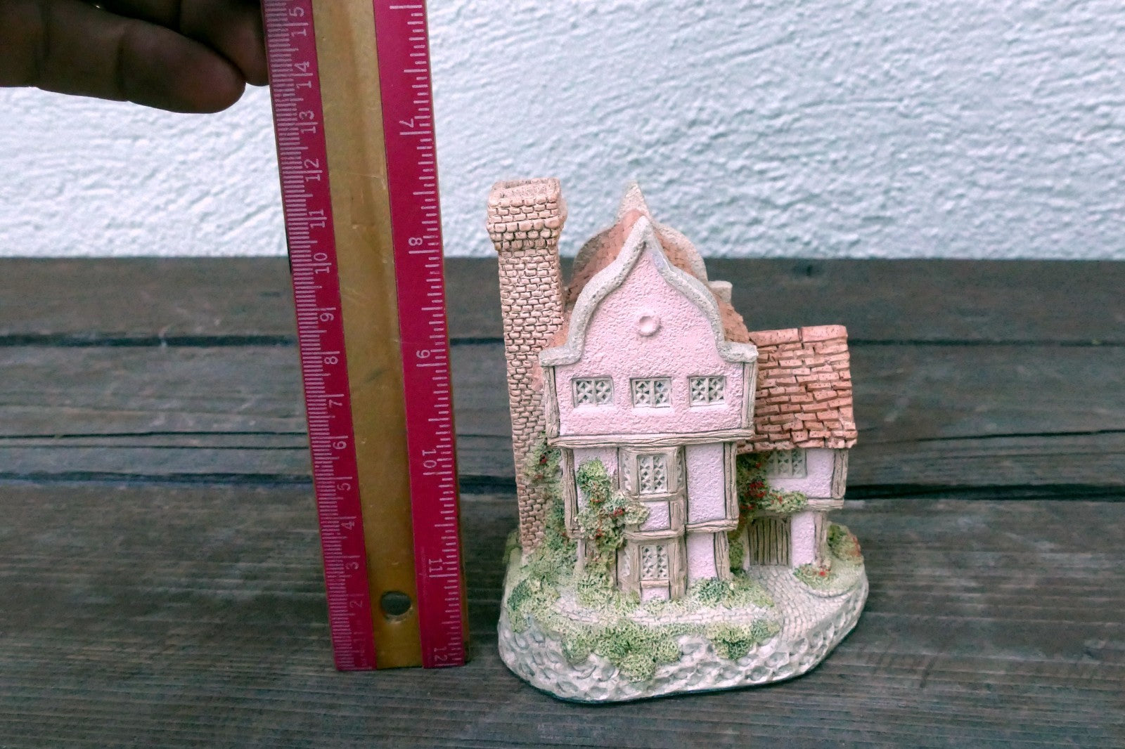 David Winter  SUFFOLK HOUSE Hand Painted Made in England