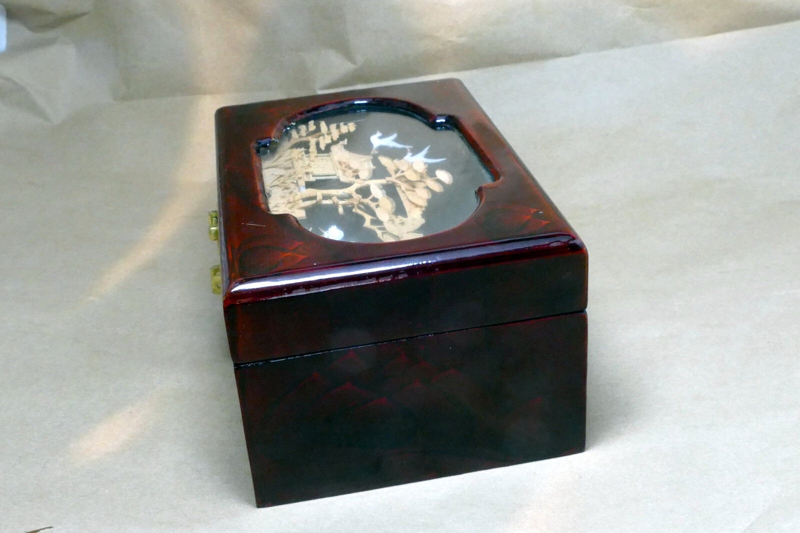 Stork Cork Diorama GLASS Lacquer JEWELRY Hinged Box red Pagoda wedding cranes