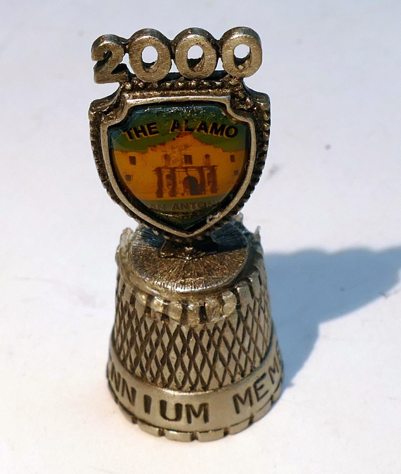 Thimble souvenir hand crafted the alamo 2000 millennium texas us metal