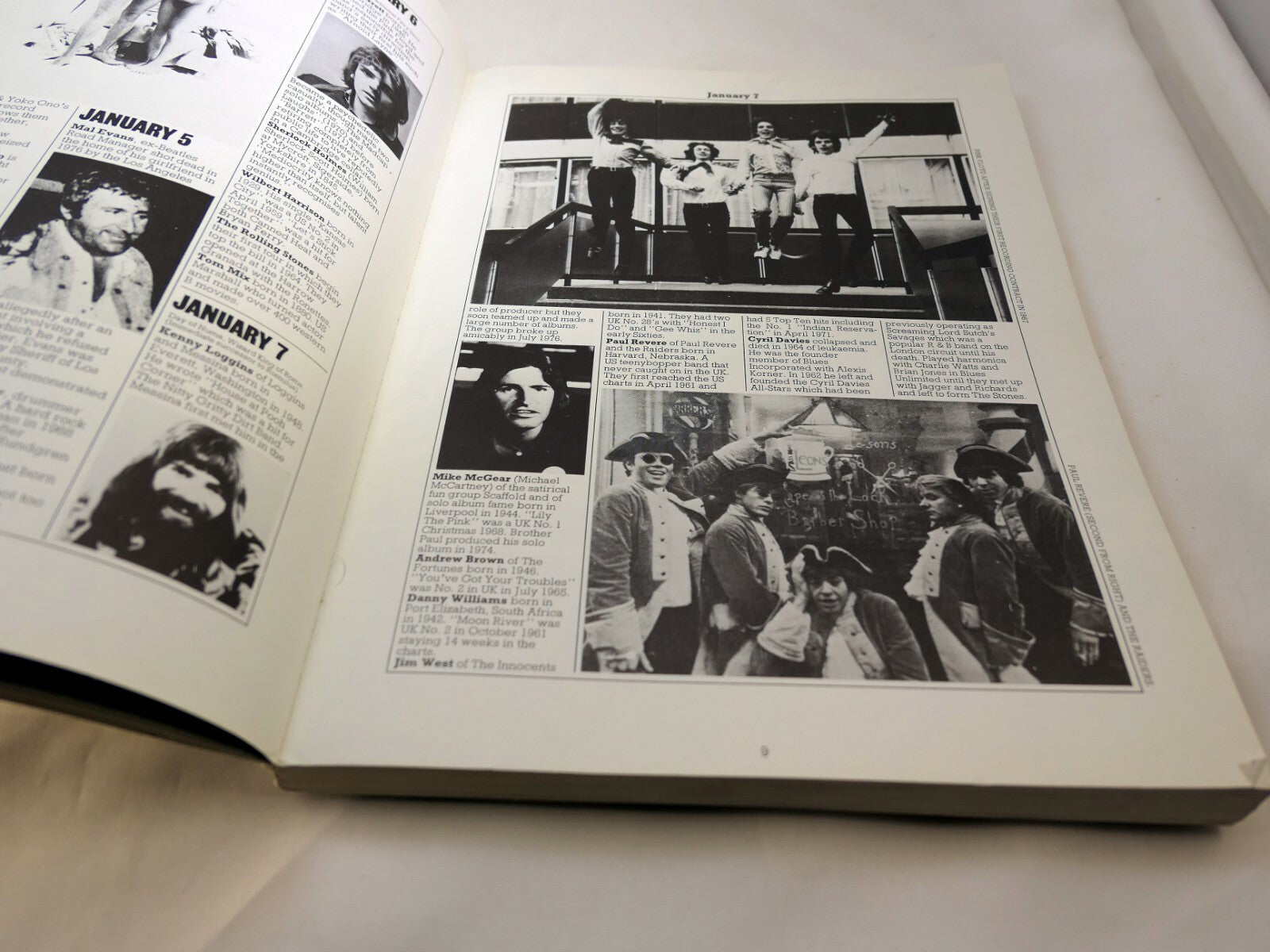 THE ILLUSTRATED ROCK ALMANAC by Pearce Marchbank & Barry Miles (1977)1st Edition