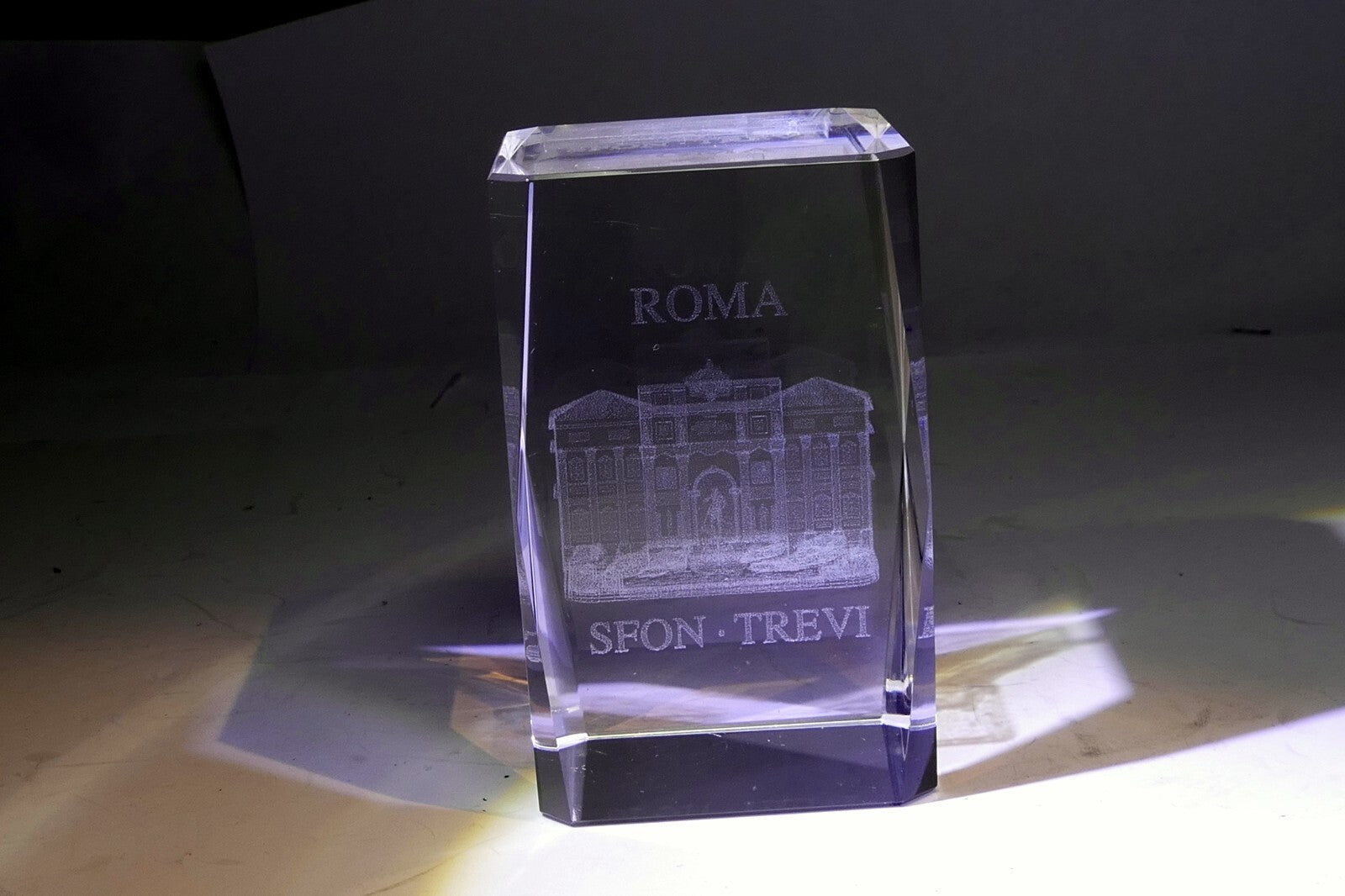 Rome Roma Laser Etch Glass Paperweight  Fontana Trevi  Fountain 3X2X2" crystal