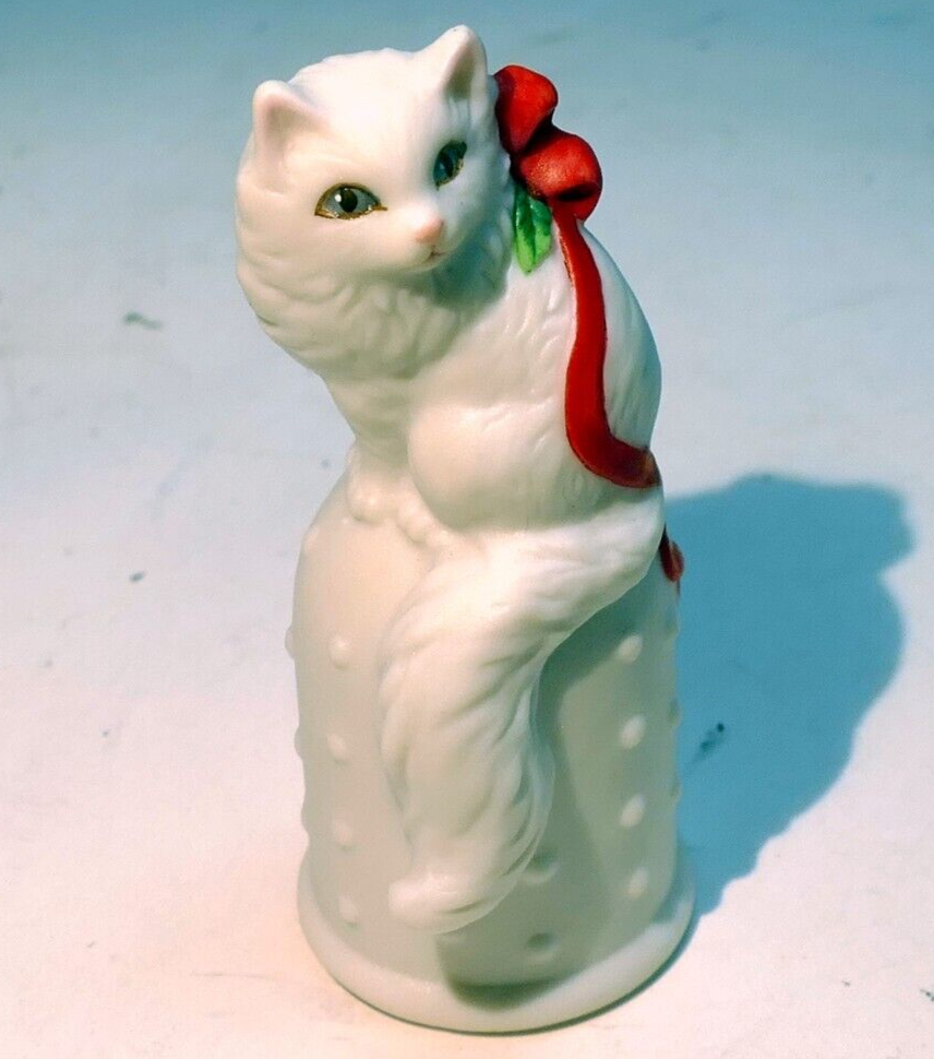 Thimble souvenir white cat red bow porcelain feline
