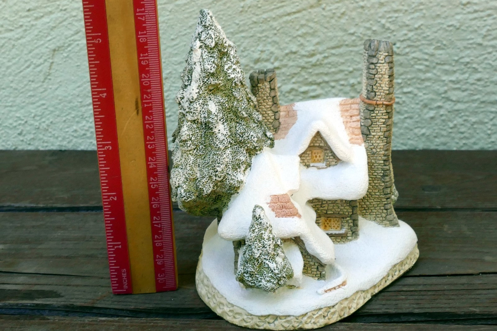 David Winter Cottages “Snow Cottage” Handcrafted – UK 1984