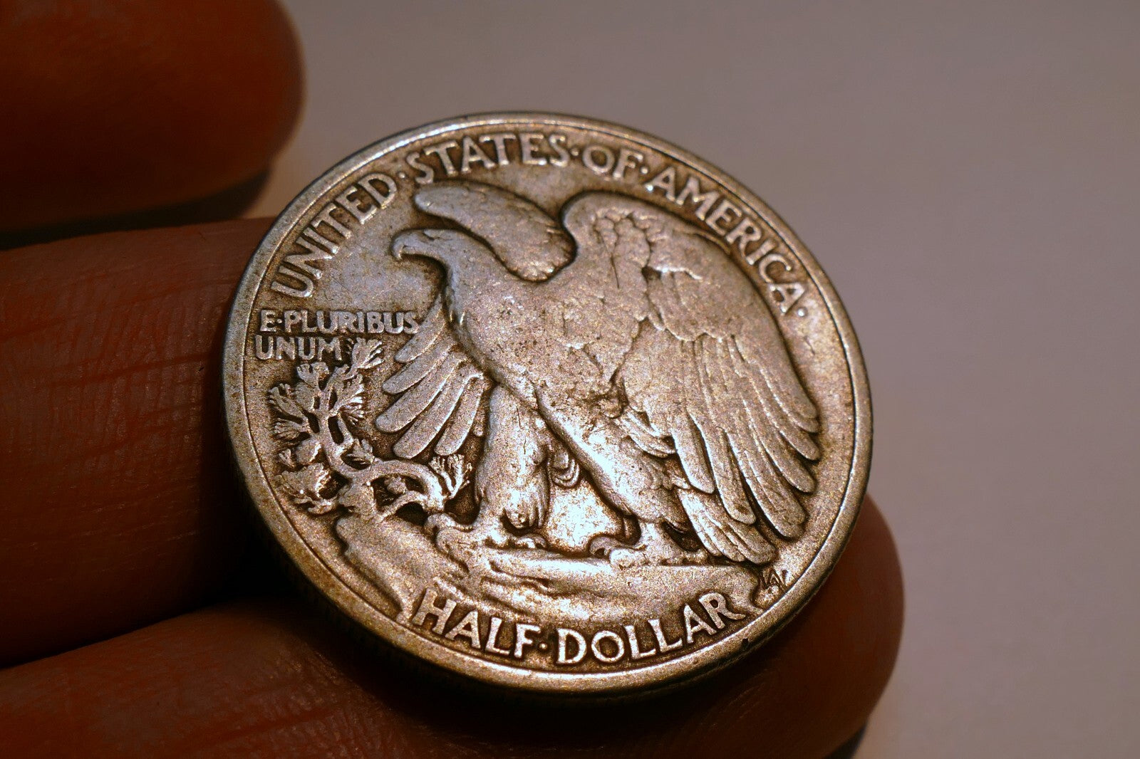 1943 WALKING LIBERTY SILVER HALF DOLLAR COIN