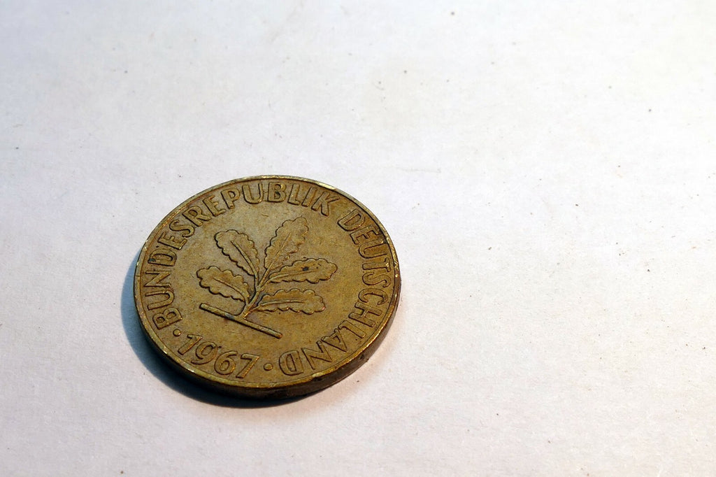 5 Pfennig coin  1967 GERMANY - FEDERAL REPUBLIC with Oak Leaf