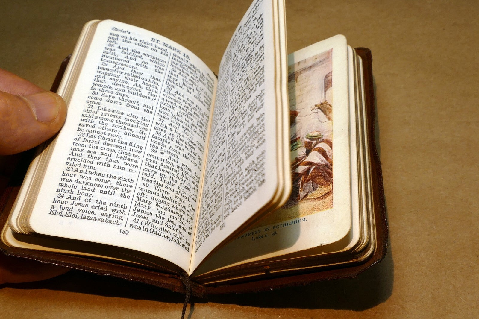 Pocket Oxford New Testament Bible Printed in London 1900's w/ color pictures