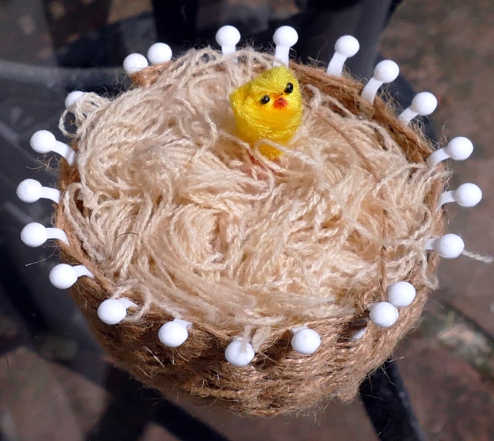 Easter bonnet basket with yellow bird 4x4" for eggs