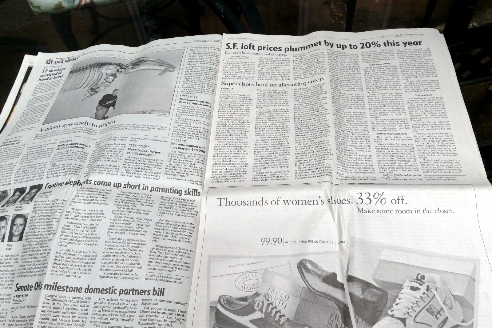 09 - 11 - 2001 San Francisco Chronicle EXTRA US Under Attack world Trade Center