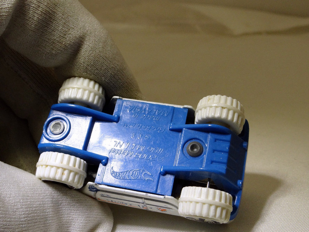 Hot Wheels 2003 Mattel 1186  Diecast Hummer Truck