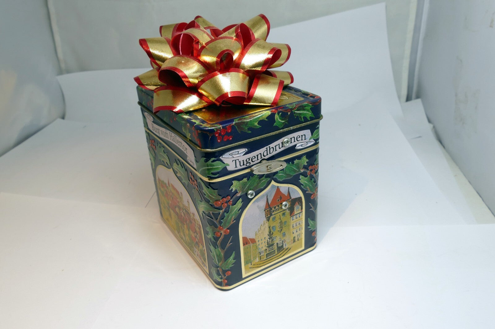 Lambertz Cookie Tin Music Box Germany Burg Vom Hallertor  5" works Christmas toy