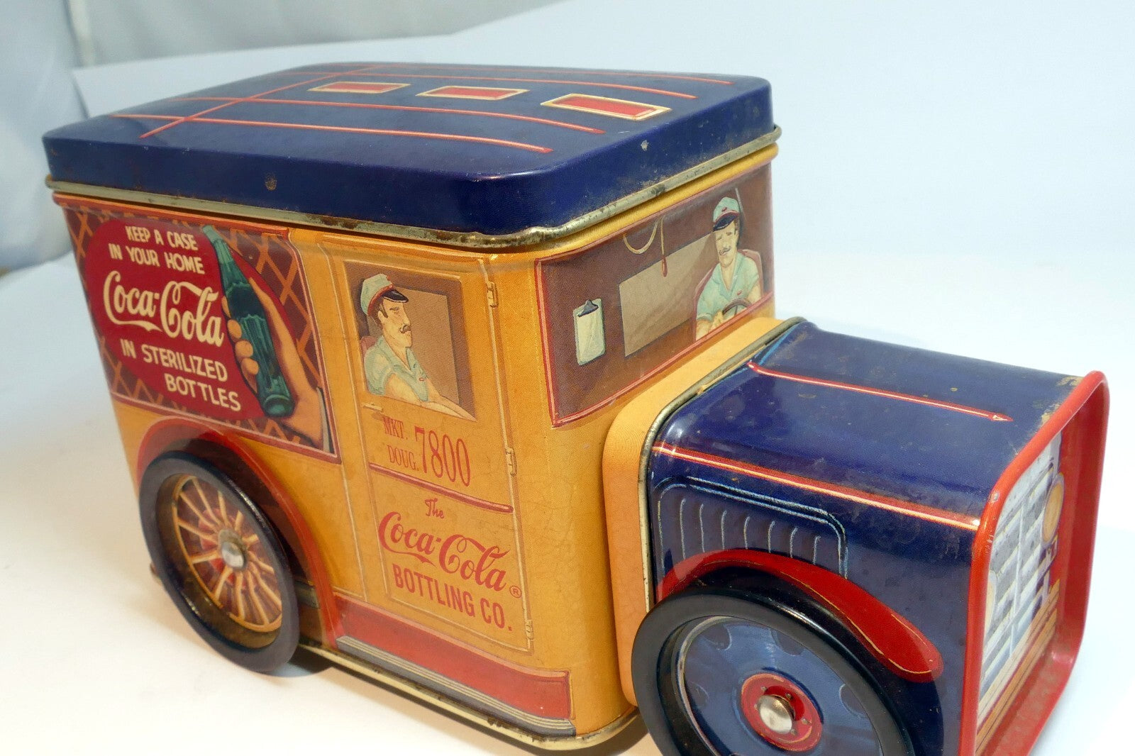 Coca-Cola Bottling Company Vintage Delivery Truck Tin container with wheels lid