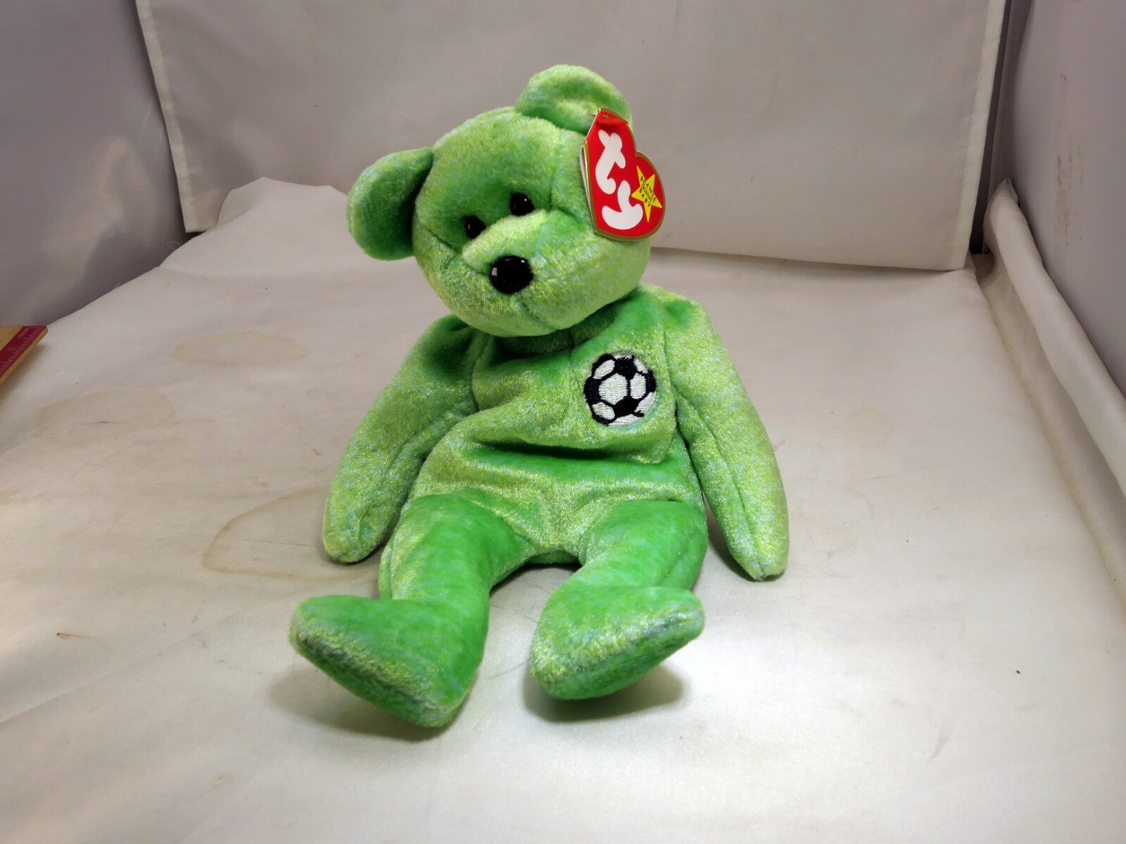 TY Beanie Baby Kicks The Bear  Plush Toy  1999 MWMT