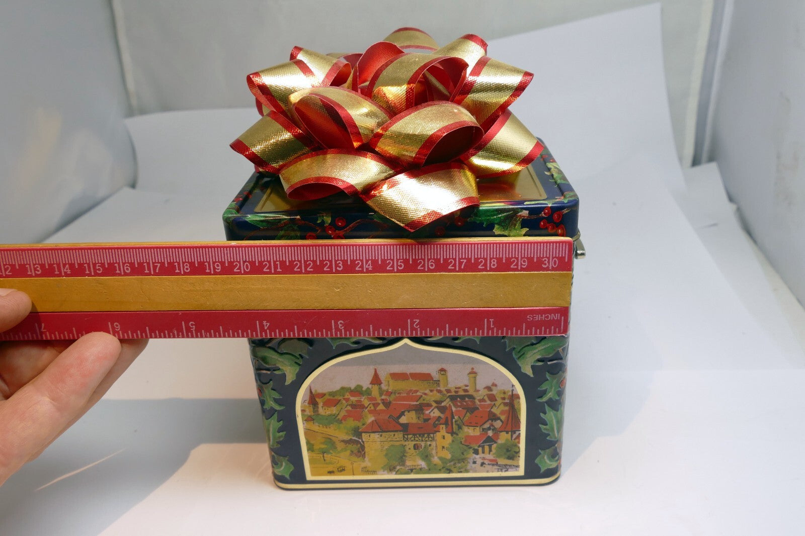 Lambertz Cookie Tin Music Box Germany Burg Vom Hallertor  5" works Christmas toy