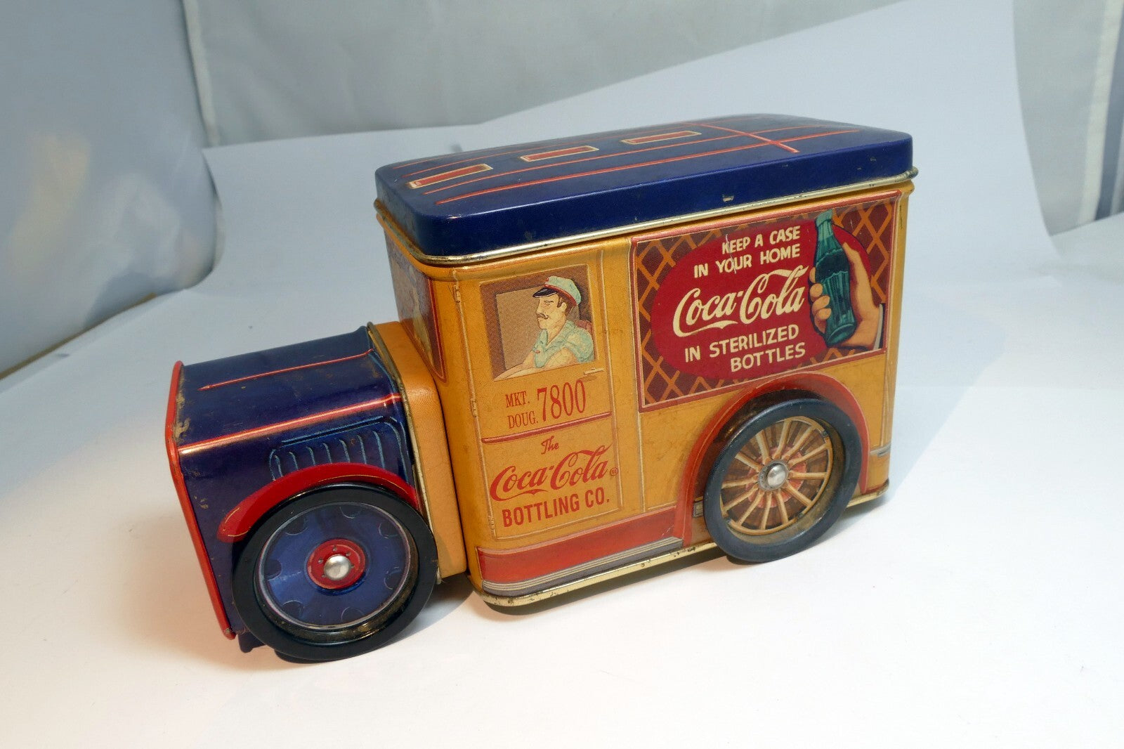 Coca-Cola Bottling Company Vintage Delivery Truck Tin container with wheels lid