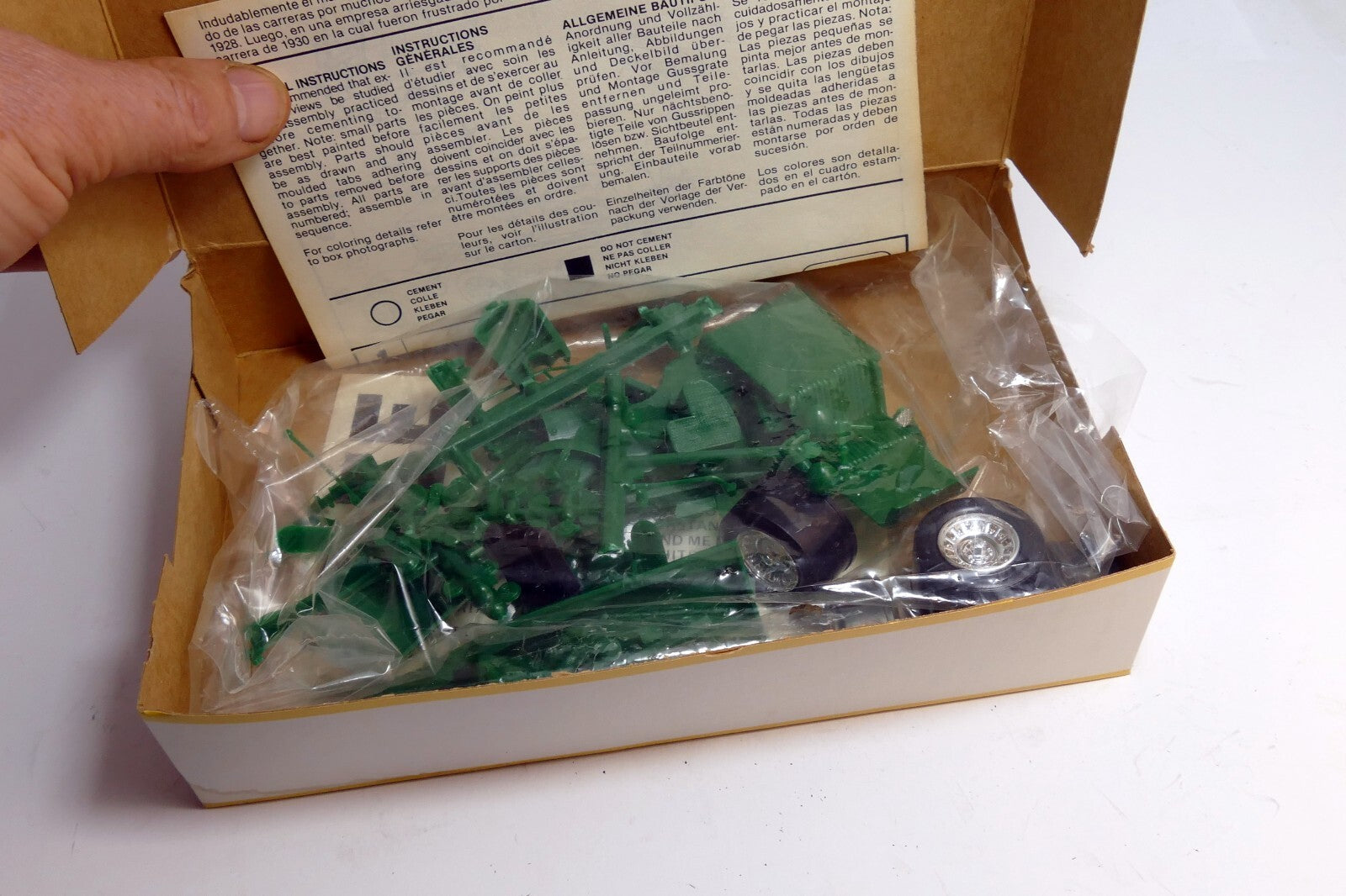 USAirfix 8202 1/32 Scale 1930 Bentley Convertible British Racing Car Model Kit