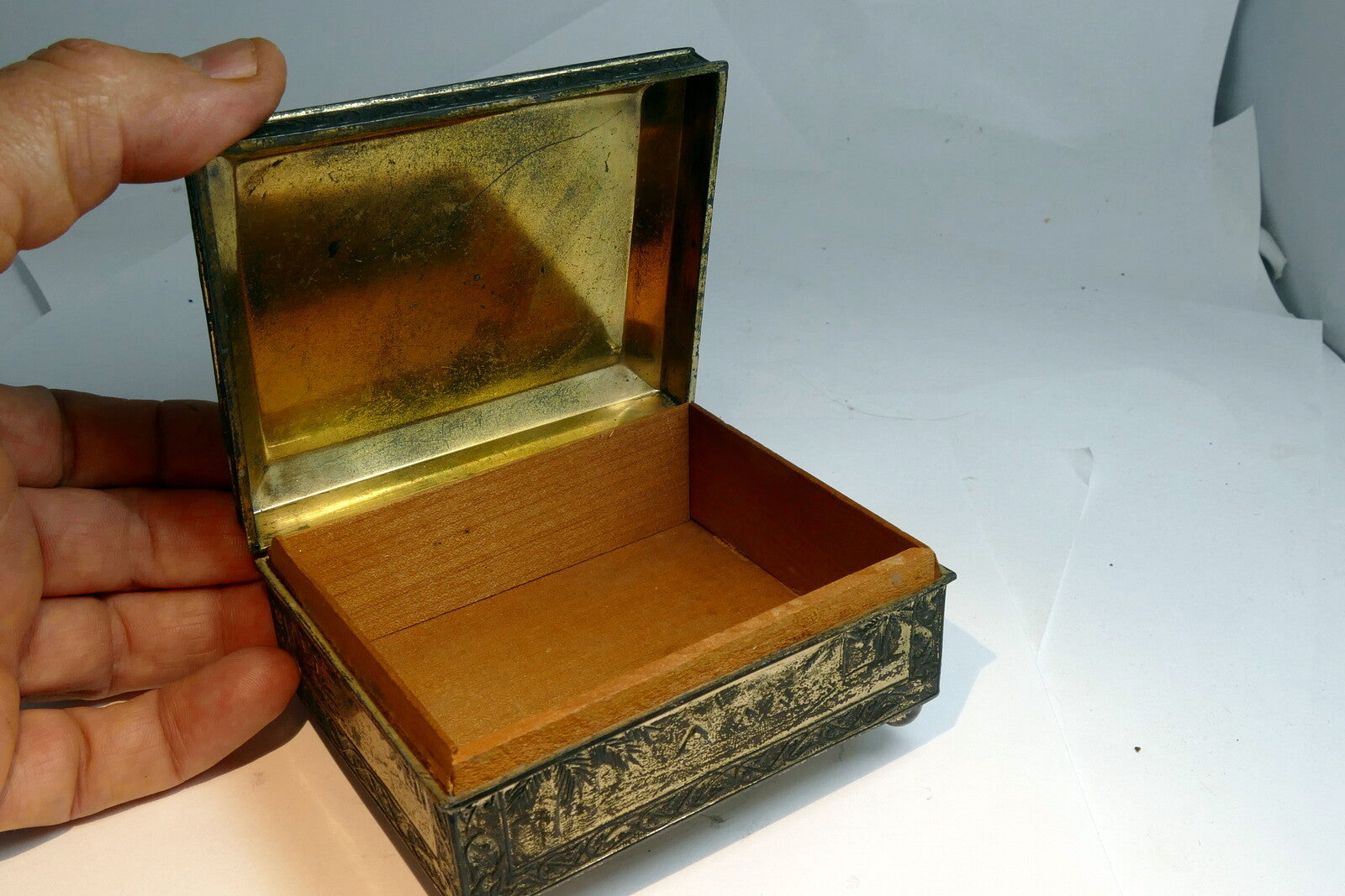 Metal Jewelry Cigarette Tobacco Box JAPAN Soldier w/ rifle musket horse Trinket