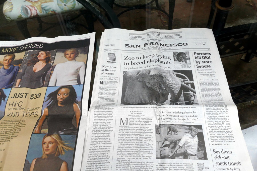 09 - 11 - 2001 San Francisco Chronicle EXTRA US Under Attack world Trade Center