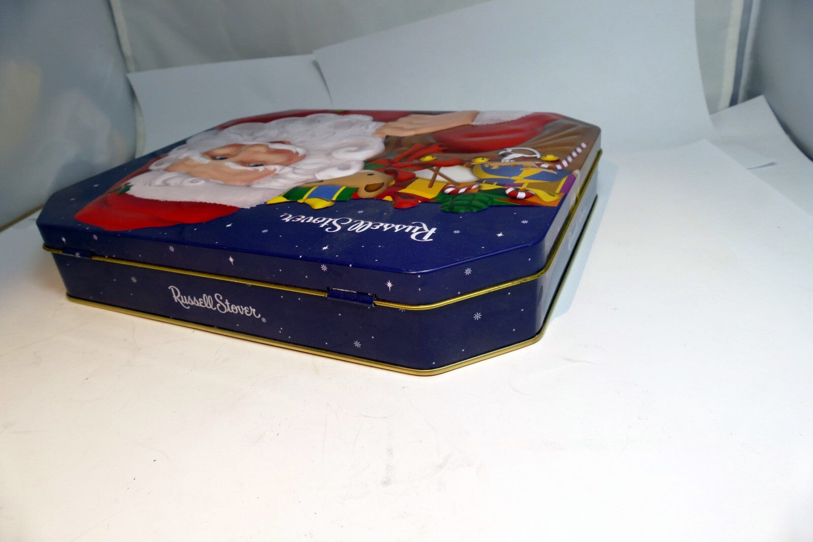 Russell Stover Chocolates Christmas Eve Tin empty container Santa Claus w/ Gifts