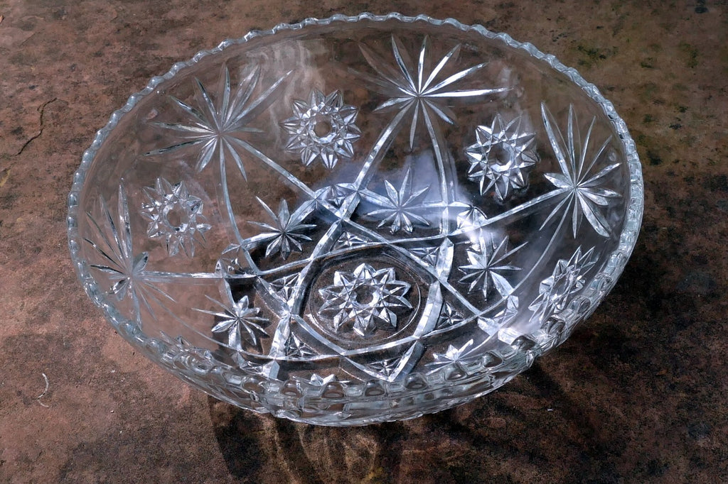 Anchor Hocking Star Of David Early American Prescut Serving/Salad Bowl 10.75"