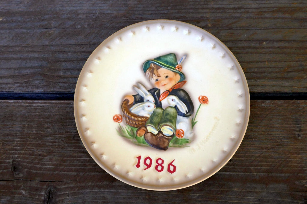 1986 M. J. Hummel Annual Christmas Plate 16th annual plate