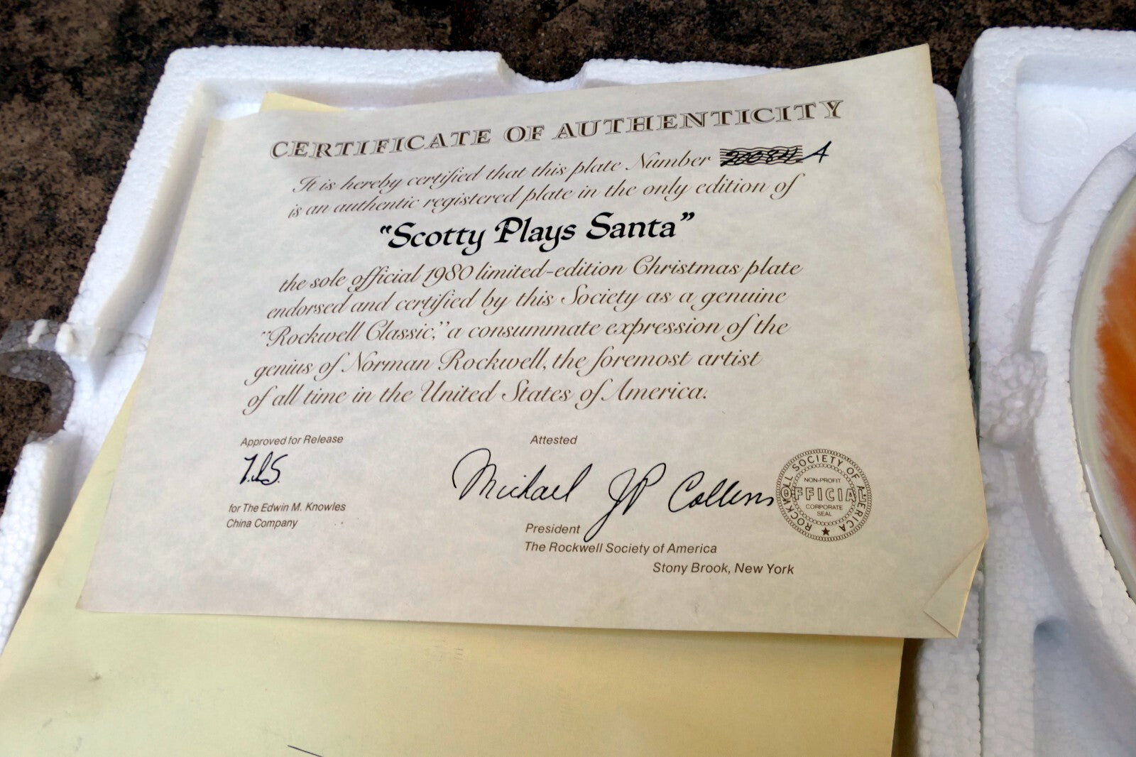 NORMAN ROCKWELL Scotty Plays Santa Plate 1980 Christmas Knowles COA