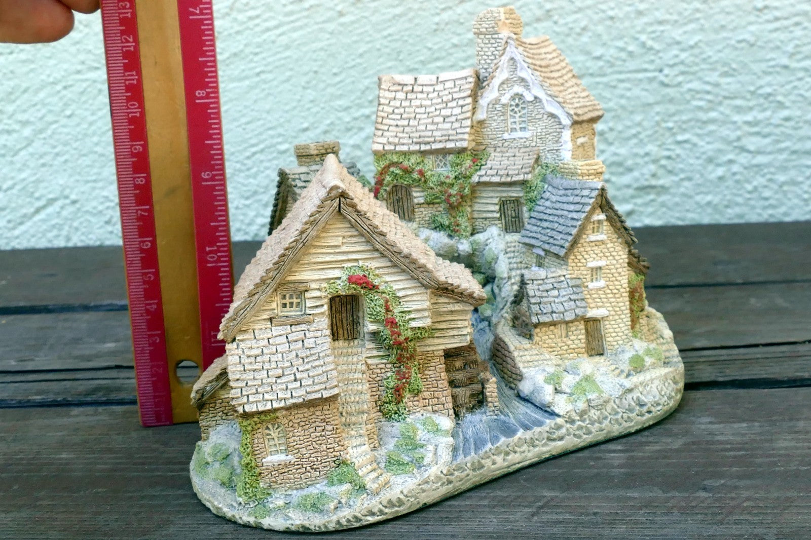 David Winters Cottages Brookside Hamlet 1982  hand painted UK Great Britain
